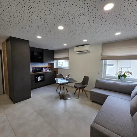 Apartment #6 Hq